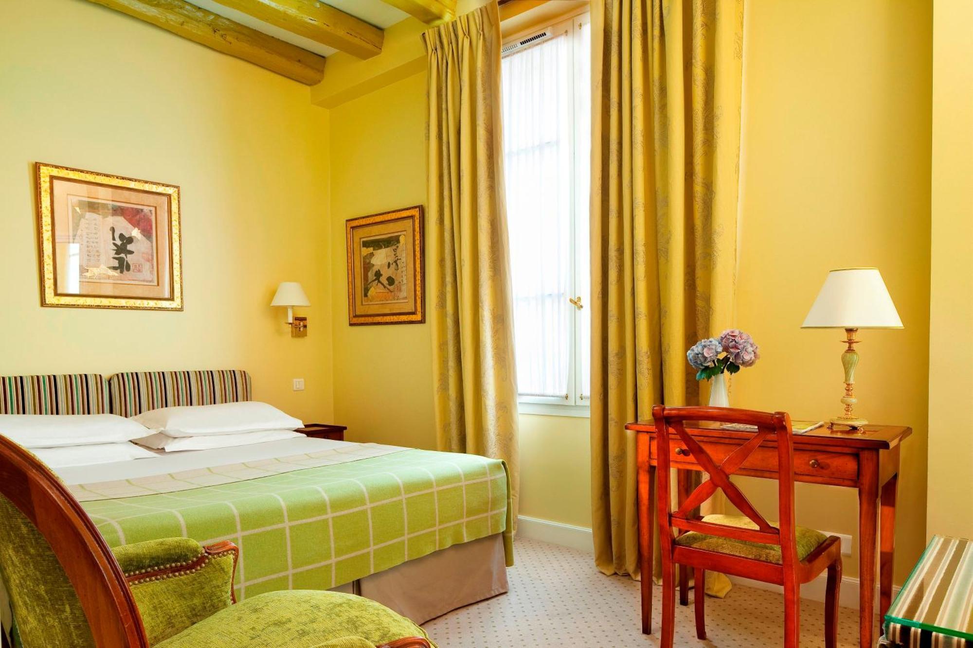 Le Relais Saint Honore Париж Стая снимка